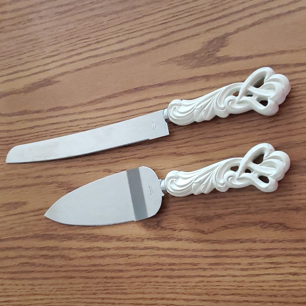 Cake knife set
